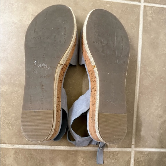 New Marc Fisher Faithful Suede Ankle Strap Grey Platform Sandals - Picture 7 of 7